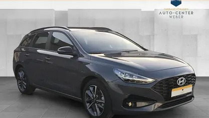 Grau Gebraucht 2024 Hyundai i30 Advantage Kombi | 21.890 € (Fairer Preis)