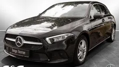 Metalliclack kosmosschwarz Gebraucht 2020 Mercedes A180 Progressive Limousine | 24.977 €
