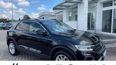 Schwarz metallic Gebraucht 2024 VW T-Roc Life SUV | 27.384 € (Fairer Preis)