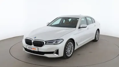 Gebraucht BMW 530 Luxury Line 2022 Weiß Limousine