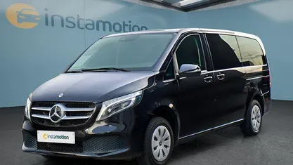 Schwarz Gebraucht 2020 Mercedes V220 Van / Kleinbus | 34.399 € (Guter Preis)
