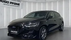 Schwarz Gebraucht 2022 Ford Focus ST-Line Limousine | 19.840 € (Fairer Preis)