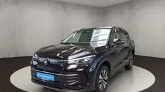 Deep black perleffekt Gebraucht 2024 VW Tiguan Life SUV | 41.900 € (Fairer Preis)