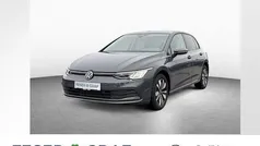 Delfingrau metallic Gebraucht 2024 VW Golf VIII Move Limousine | 21.440 € (Guter Preis)