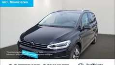 Deep black perleffekt Gebraucht 2024 VW Touran Move Van / Kleinbus | 38.500 € (Fairer Preis)