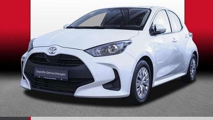 Gebraucht Toyota Yaris Basis 72 PS (52 kW) 2022 Schneeweiß Kleinwagen