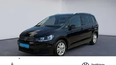 Deep black perleffekt Gebraucht 2024 VW Touran Comfortline Van / Kleinbus | 30.940 € (Guter Preis)