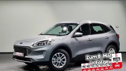 Usado Ford Kuga Titanium 224 HP (164 kW) 2023 Prateado SUV