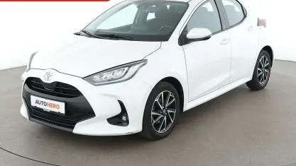 Gebraucht Toyota Yaris Team 125 PS (91 kW) 2021 Weiß Kleinwagen
