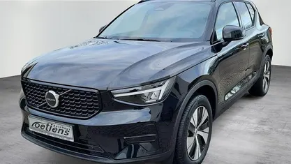 Schwarz Neu 2025 Volvo XC40 Plus SUV | 38.980 € (Guter Preis)