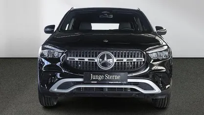Gebraucht Mercedes GLA200 163 PS (119 kW) 2024 Unilack nachtschwarz SUV