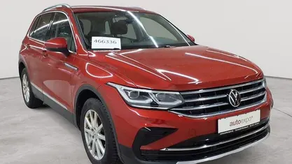 Gebraucht VW Tiguan Elegance 150 PS (110 kW) 2023 Kings red metallic SUV