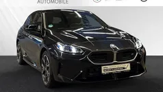 Saphirschwarz metallic Gebraucht 2024 BMW M135 Efficient Dynamics Kleinwagen | 37.400 € (Guter Preis)