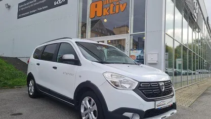 Gebraucht Dacia Lodgy Basis 83 PS (61 kW) 2019 Weiss Van / Kleinbus