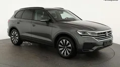 Silizium grau metallic Gebraucht 2025 VW Touareg SUV | 58.045 € (Guter Preis)