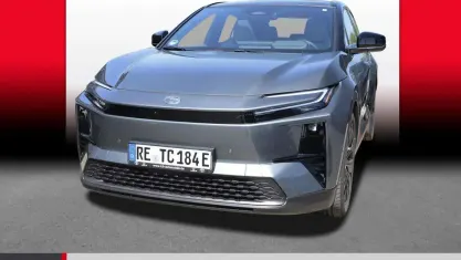 Gebraucht Toyota C-HR+ Lounge 252 kW (343 PS) 2026 Mineral (grau) SUV