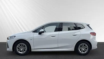 Weiss Gebraucht 2023 BMW 218 M Sport Kombi | 24.990 € (Guter Preis)