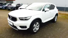 Crystal white / metallic Gebraucht 2021 Volvo XC40 Momentum SUV | 30.500 € (Fairer Preis)