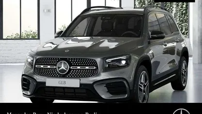 Grau Gebraucht 2025 Mercedes GLB200 AMG SUV | 50.080 €