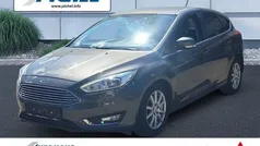 Grau Gebraucht 2016 Ford Focus Titanium Limousine | 13.890 € (Fairer Preis)