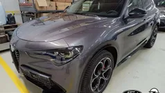 Colore esterno grigio vesuvio, Gebraucht 2024 Alfa Romeo Stelvio Veloce SUV | 41.490 € (Superpreis)