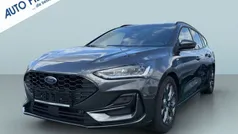 Grau Gebraucht 2024 Ford Focus ST-Line X Limousine | 26.350 € (Fairer Preis)