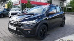 Perlmuttschwarz metallic Gebraucht 2024 Dacia Sandero Extreme Kleinwagen | 20.294 € (Teuer)