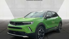 Lackierung matcha green/typ aussenverkleidung metallic lackierung Gebraucht 2023 Opel Mokka Ultimate SUV | 23.990 € (Fairer Preis)