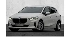 Weiß Gebraucht 2022 BMW 218 Luxury Line Kombi | 26.290 € (Fairer Preis)
