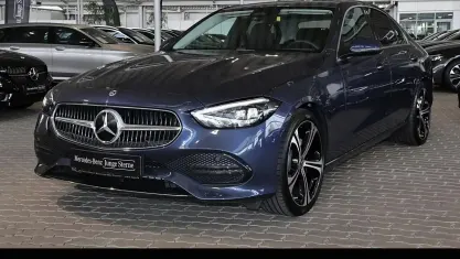Gebraucht Mercedes C180 Avantgarde 170 PS (125 kW) 2025 Metalliclack sodalithblau Limousine