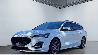 Weiß Neu 2025 Ford Focus ST-Line Kombi | 27.380 € (Guter Preis)