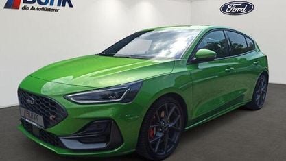 Gebraucht Ford Focus ST 280 PS (205 kW) 2023 Mean green metallic (pn4jl) Limousine