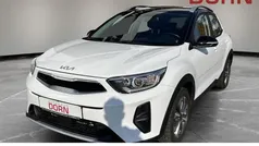 Weiß Gebraucht 2023 Kia Stonic Vision SUV | 19.990 € (Fairer Preis)