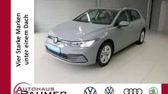 Grau Gebraucht 2024 VW Golf VIII Life Limousine | 21.950 € (Guter Preis)
