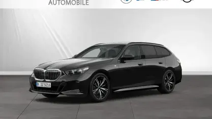 Gebraucht BMW 520 M Sport 197 PS (144 kW) 2025 Saphirschwarz metallic Kombi