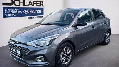 Star dust / met Gebraucht 2019 Hyundai i20 YES! Limousine | 12.490 € (Fairer Preis)