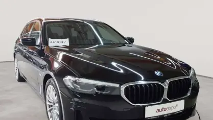 Gebraucht BMW 530e Sport Line 292 PS (214 kW) 2022 Schwarz uni Kombi