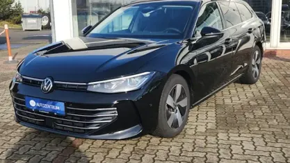 Gebraucht VW Passat Elegance 150 PS (110 kW) 2025 Grenadillschwarzmetallic Kombi