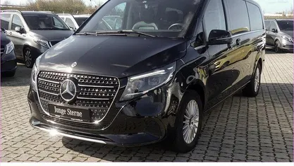 Gebraucht Mercedes V300 Avantgarde 237 PS (174 kW) 2024 Obsidianschwarz Van / Kleinbus