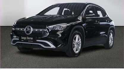 Gebraucht Mercedes GLA200 163 PS (119 kW) 2024 Unilack nachtschwarz SUV