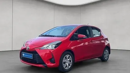 Gebraucht Toyota Yaris Basis 69 PS (50 kW) 2017 Vulcanorot Kleinwagen