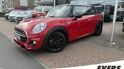 Używany Mini Cooper 136 KM (100 kW) 2018 Czerwony Hatchback