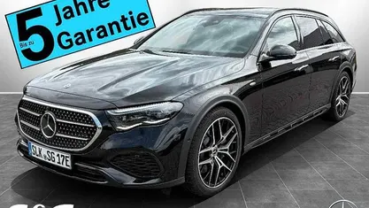 Metalliclack obsidianschwarz Gebraucht 2025 Mercedes E300 Kombi | 77.899 €