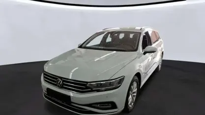 Gebraucht VW Passat Business 150 PS (110 kW) 2023 Weiß Kombi
