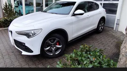 Gebraucht Alfa Romeo Stelvio Lusso 280 PS (205 kW) 2019 Weiß (bianco alfi) SUV