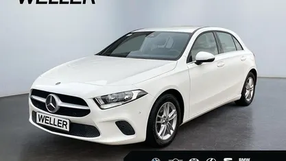 Weiss Gebraucht 2019 Mercedes A180 Style Limousine | 22.699 € (Fairer Preis)