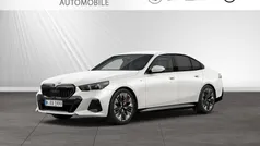 Mineralweiss metallic Gebraucht 2024 BMW 520 Comfort Edition Limousine | 52.888 € (Fairer Preis)