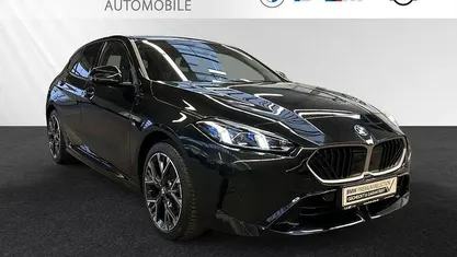 Saphirschwarz metallic Gebraucht 2024 BMW 120 M Sport Kleinwagen | 29.300 € (Fairer Preis)