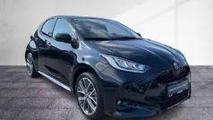 Mysticschwarz mica Gebraucht 2024 Toyota Yaris Hybrid Style Limousine | 24.998 € (Superpreis)
