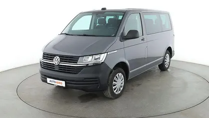 Grau Gebraucht 2022 VW Caravelle Trendline Van / Kleinbus | 31.150 € (Guter Preis)